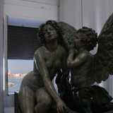 ... e la massiccia Annunciazione dell'amore, presentata alla Biennale di Venezia del 1899...